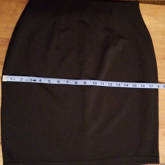 Black Skirt - Picture 5 of 6